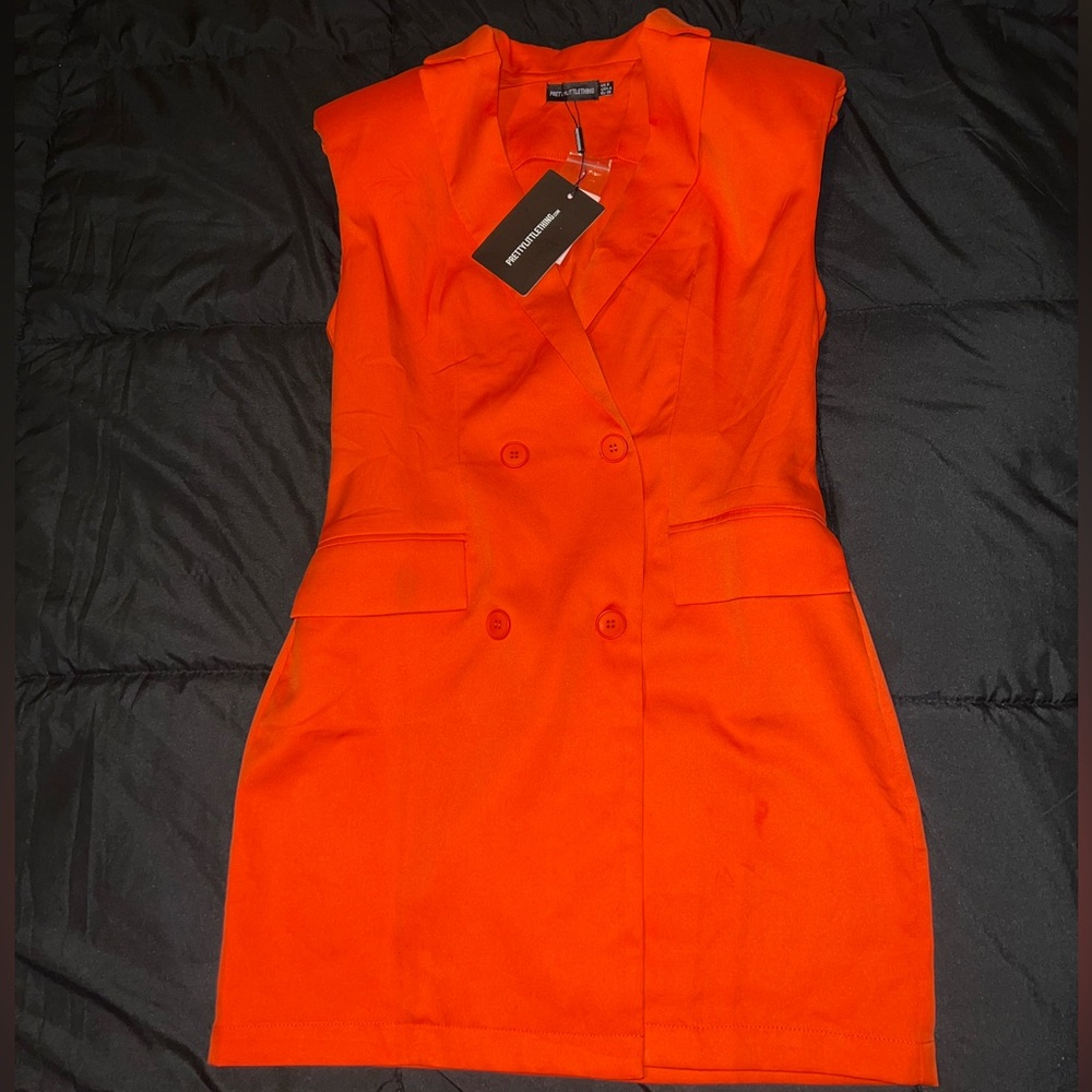 Blazer dress, with shoulder pads